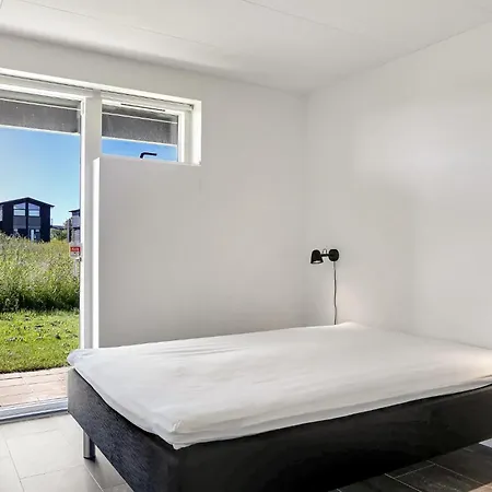 3 Bedroom Lovely In בית נופש
