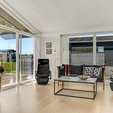 3 Bedroom Lovely In * פרדריקשבן